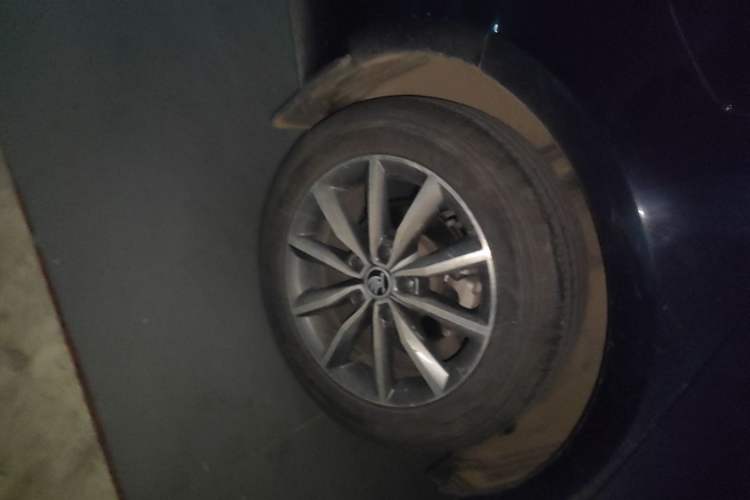 Used Skoda Octavia 2018 TSI230 DSG Comfort Edition Right Rear Wheel Hub