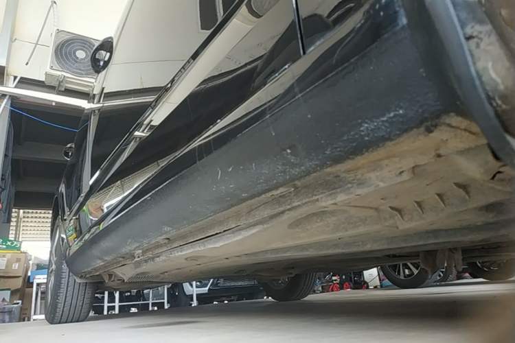 Used Skoda Octavia 2018 TSI230 DSG Comfort Edition Right Side Sill