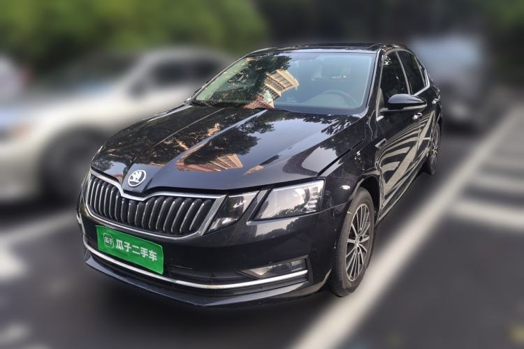 Used Skoda Octavia 2018 1.6L Automatic Luxury Edition Guazi used car, China used car export, Used car for sale, Used cars, Cheapest cars for sale