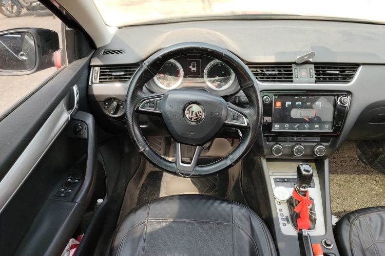 Used Skoda Octavia 2018 TSI280 DSG Luxury Edition Steering Wheel