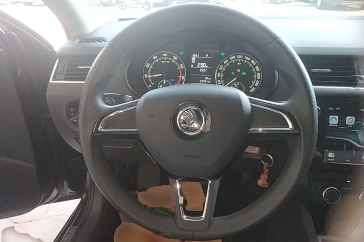 Used Skoda Octavia 2018 TSI230 DSG Comfort Edition Steering Wheel