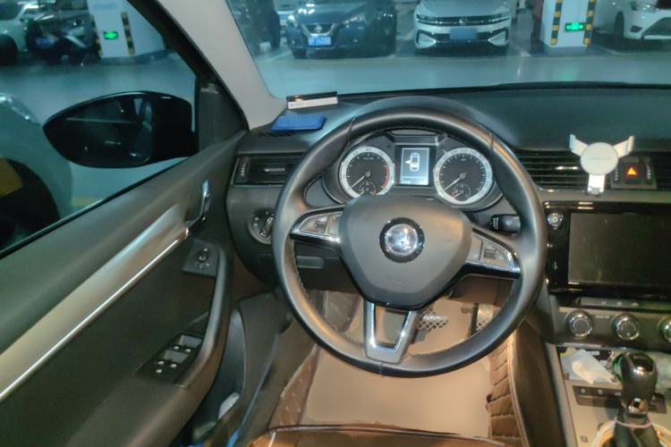 Used Skoda Octavia 2018 TSI280 DSG Luxury Edition Steering Wheel