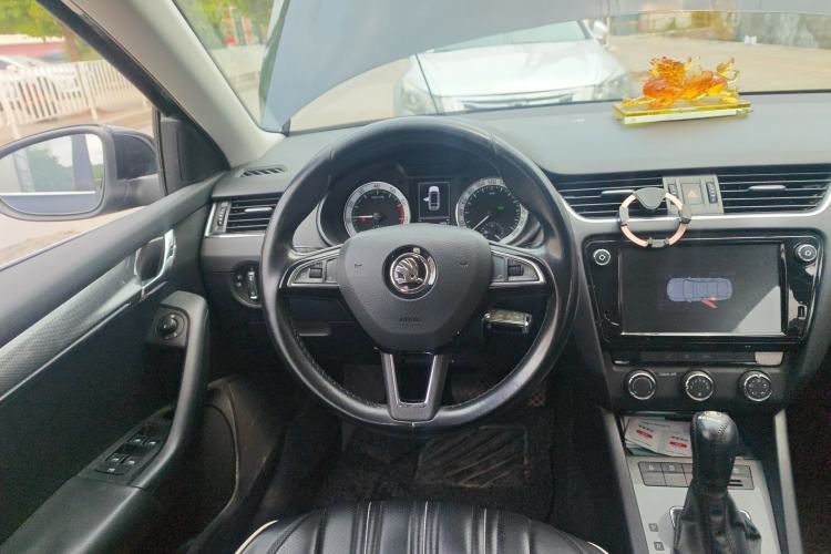 Used Skoda Octavia 2018 Station Wagon TSI230 DSG Luxury Edition Steering Wheel