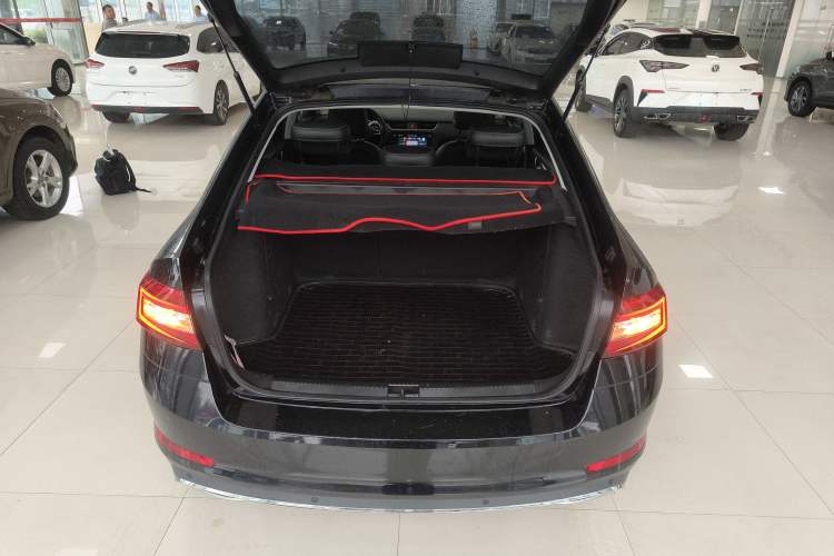 Used Skoda Octavia 2018 TSI230 DSG Luxury Edition Trunk