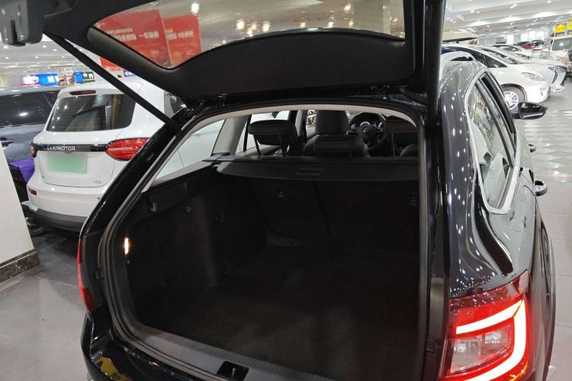 Used Skoda Octavia 2018 Station Wagon TSI280 DSG Flagship Edition Trunk