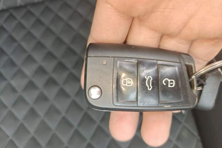Used Skoda Octavia 2018 1.6L Automatic Luxury Edition Vehicle Key