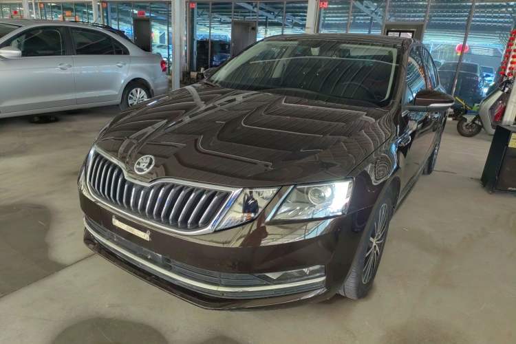 Used Skoda Octavia 2018 1.6L Automatic Luxury Edition Guazi used car, China used car export, Used car for sale, Used  cars, Cheapest cars for sale