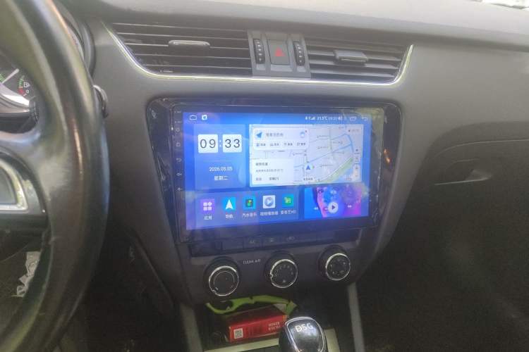 Used Skoda Octavia 2018 TSI280 DSG Luxury Edition Audio And AC Panel