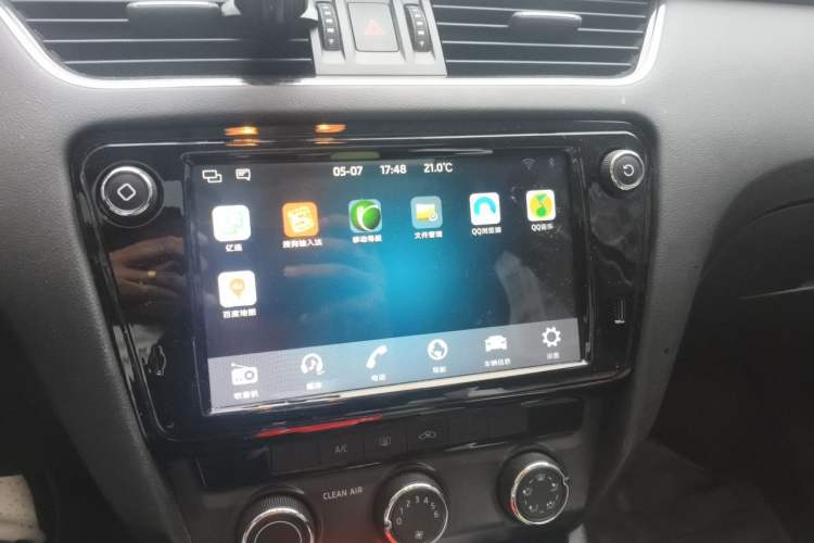 Used Skoda Octavia 2018 TSI280 DSG Luxury Edition Audio And AC Panel