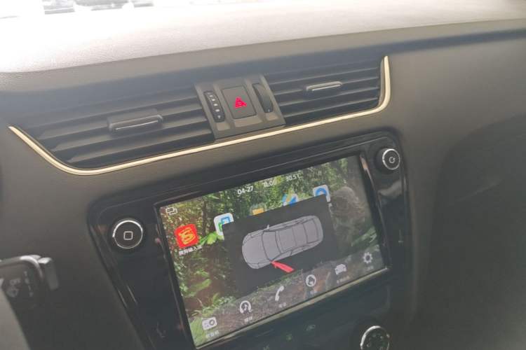 Used Skoda Octavia 2018 TSI230 DSG Comfort Edition Audio And AC Panel