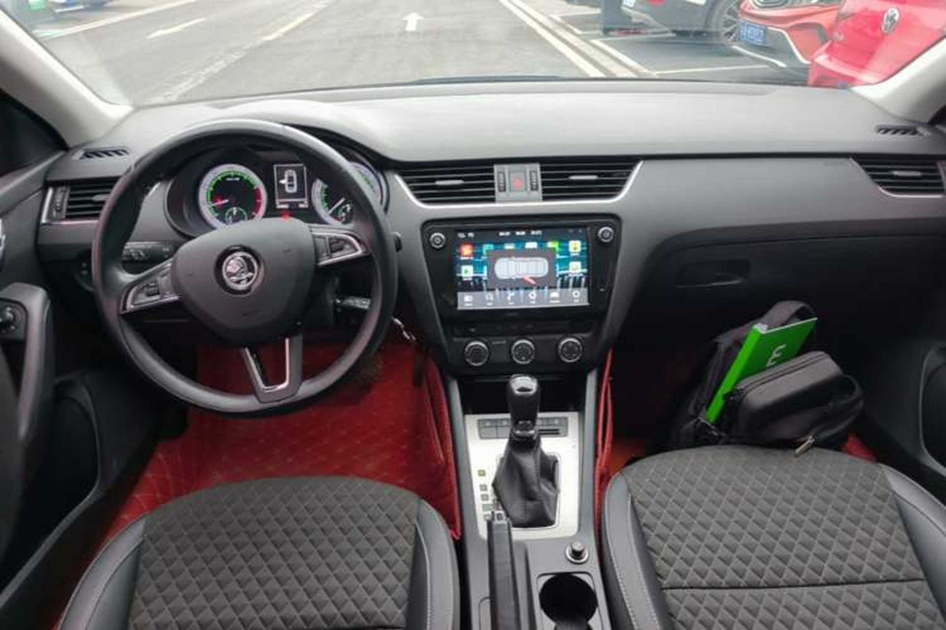 Used Skoda Octavia 2018 TSI280 DSG Luxury Edition Center Console