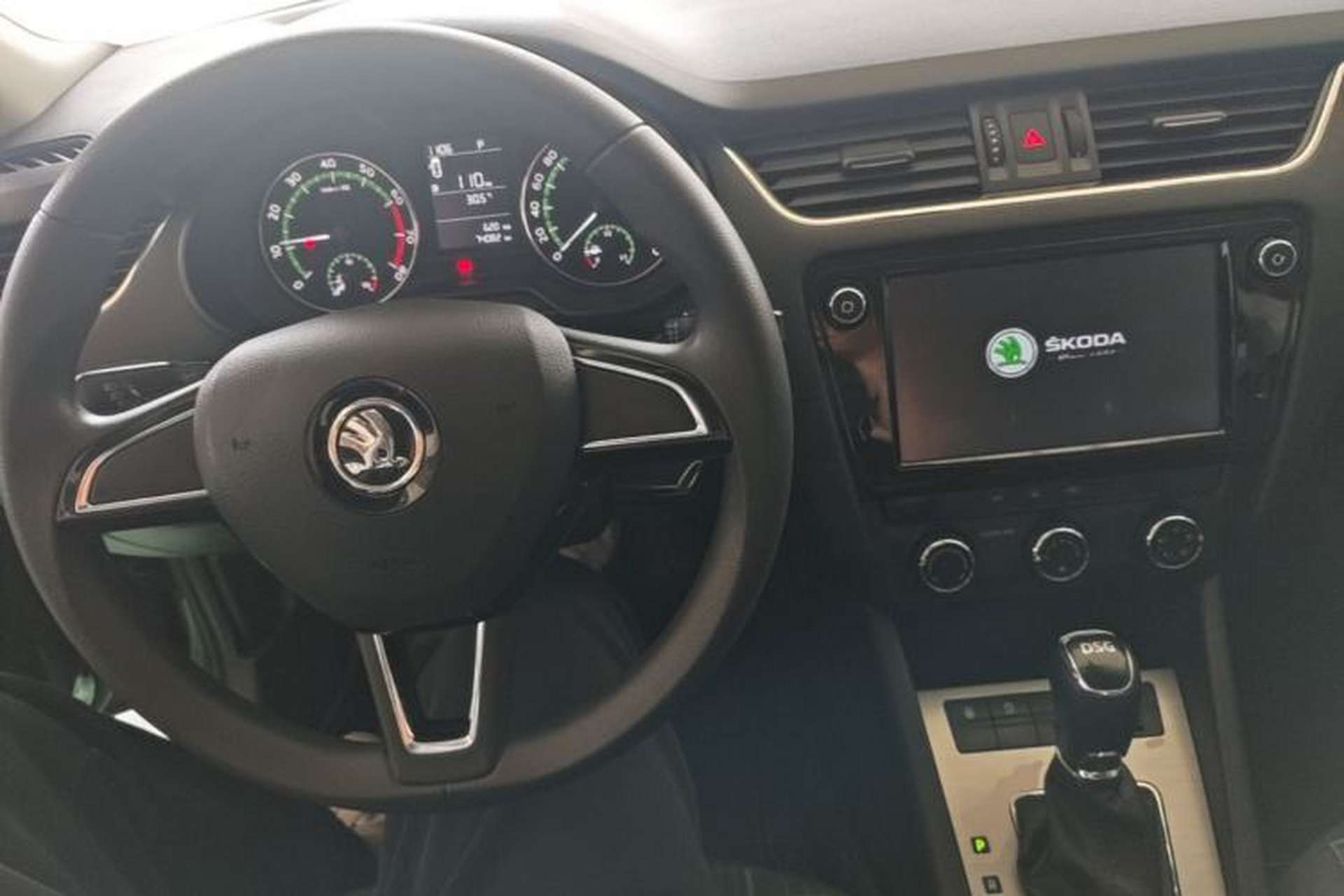 Used Skoda Octavia 2018 TSI230 DSG Comfort Edition Center Console