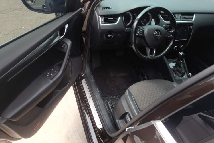 Used Skoda Octavia 2018 Station Wagon TSI230 DSG Luxury Edition Driver Seat