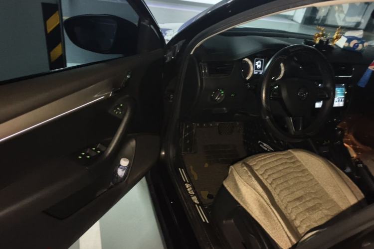 Used Skoda Octavia 2018 TSI230 DSG Luxury Edition Driver Seat