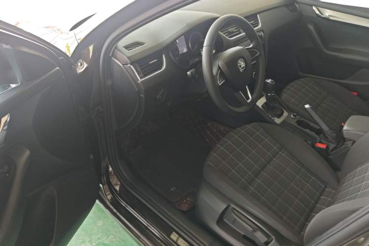 Used Skoda Octavia 2018 TSI230 DSG Comfort Edition Driver Seat