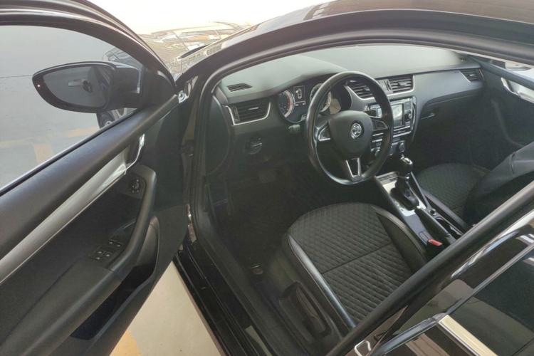 Used Skoda Octavia 2018 TSI280 DSG Luxury Edition Driver Seat