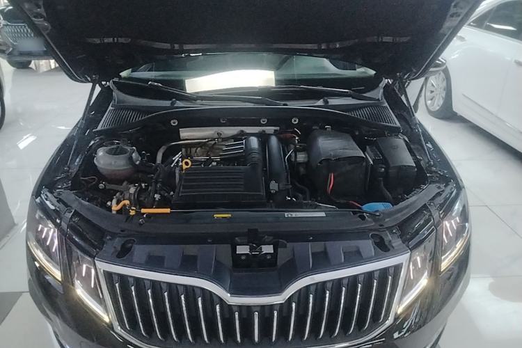 Used Skoda Octavia 2018 TSI280 DSG Luxury Edition Engine Bay
