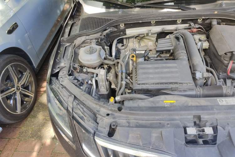 Used Skoda Octavia 2018 TSI280 DSG Luxury Edition Engine Bay Right
