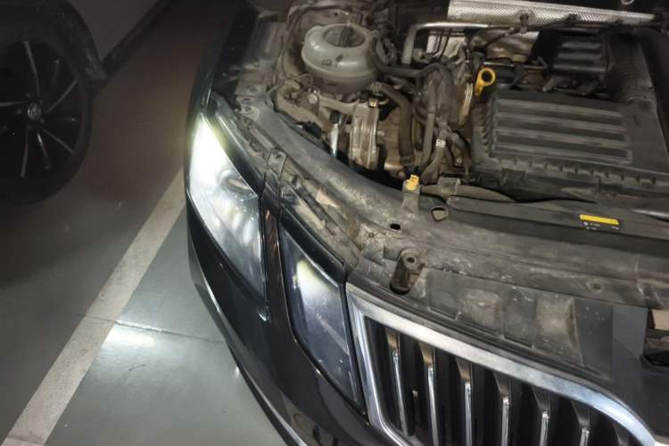 Used Skoda Octavia 2018 TSI230 DSG Luxury Edition Engine Bay Right