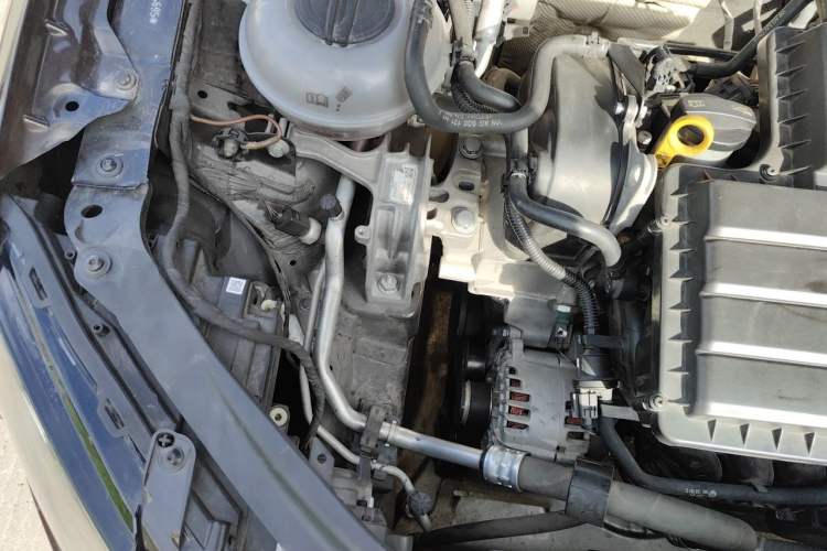 Used Skoda Octavia 2018 1.6L Automatic Luxury Edition Engine Bay Right