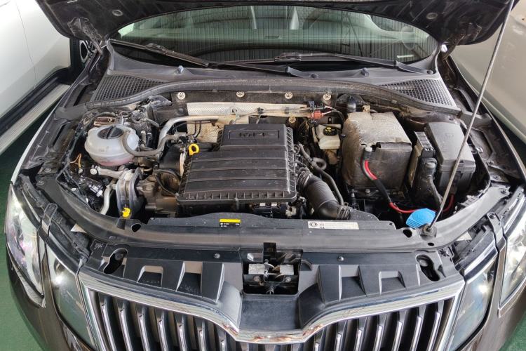 Used Skoda Octavia 2018 1.6L Automatic Luxury Edition Engine Bay
