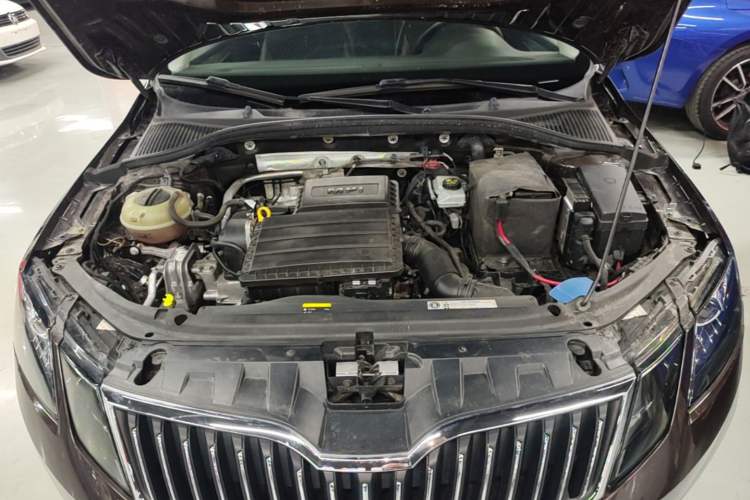Used Skoda Octavia 2018 1.6L Automatic Luxury Edition Engine Bay