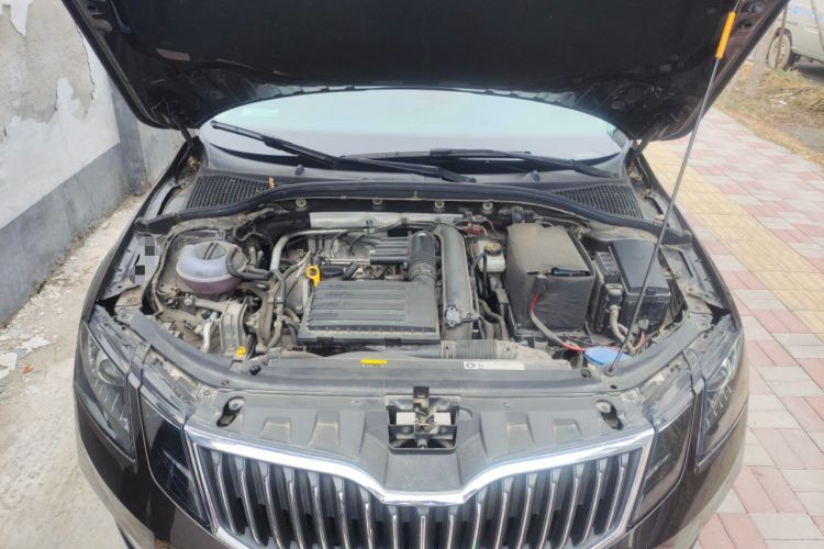Used Skoda Octavia 2018 TSI230 DSG Luxury Enjoyment Edition Engine Bay