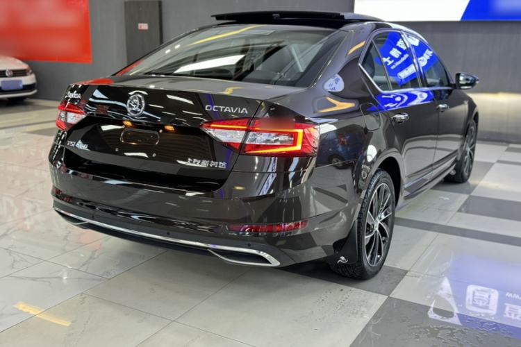 Used Skoda Octavia 2018 TSI280 DSG Luxury Edition Exterior 2