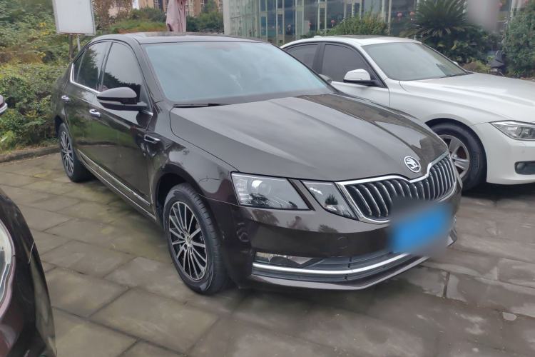 Used Skoda Octavia 2018 TSI230 DSG Luxury Edition Exterior 2
