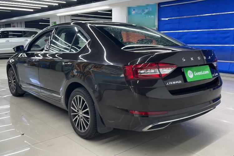 Used Skoda Octavia 2018 1.6L Automatic Luxury Edition Exterior 2