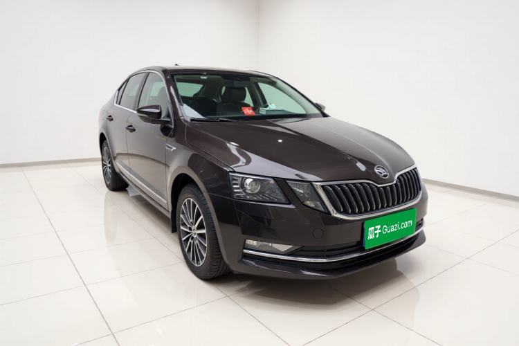Used Skoda Octavia 2018 TSI230 DSG Luxury Edition Exterior 2