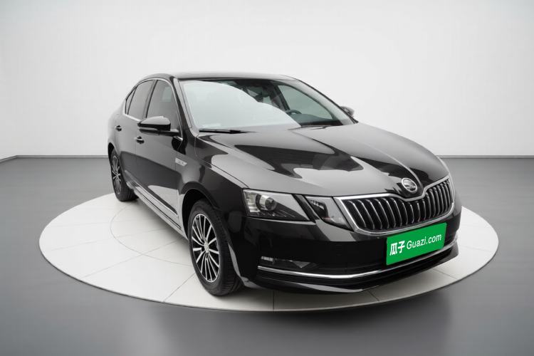 Used Skoda Octavia 2018 TSI230 DSG Luxury Enjoyment Edition Exterior 2