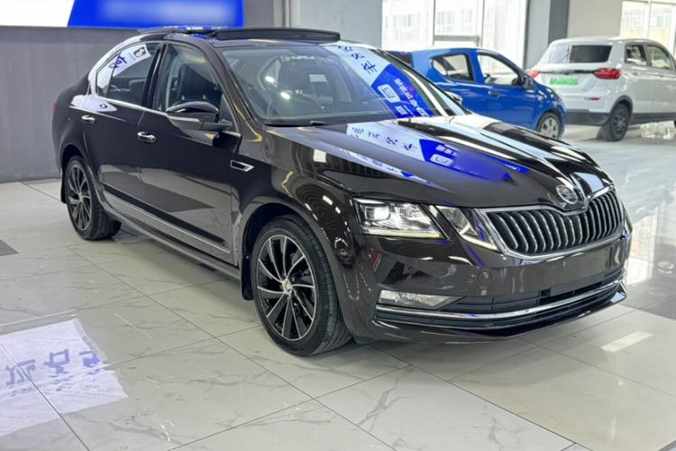 Used Skoda Octavia 2018 TSI280 DSG Luxury Edition Exterior 3
