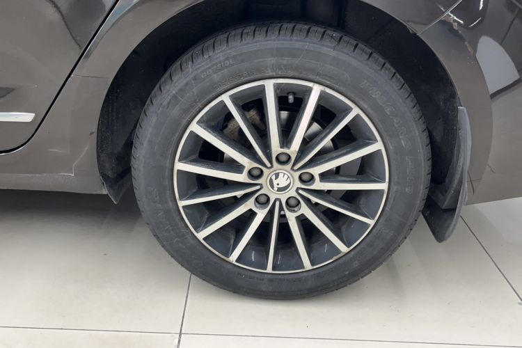 Used Skoda Octavia 2018 1.6L Automatic Luxury Edition Exterior 3