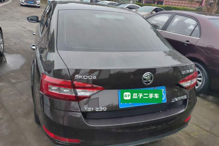 Used Skoda Octavia 2018 TSI230 DSG Luxury Edition Exterior 4