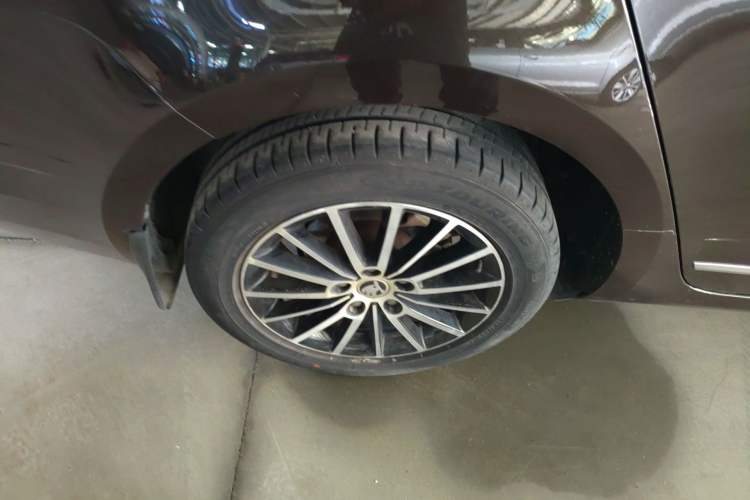 Used Skoda Octavia 2018 1.6L Automatic Luxury Edition Exterior 5