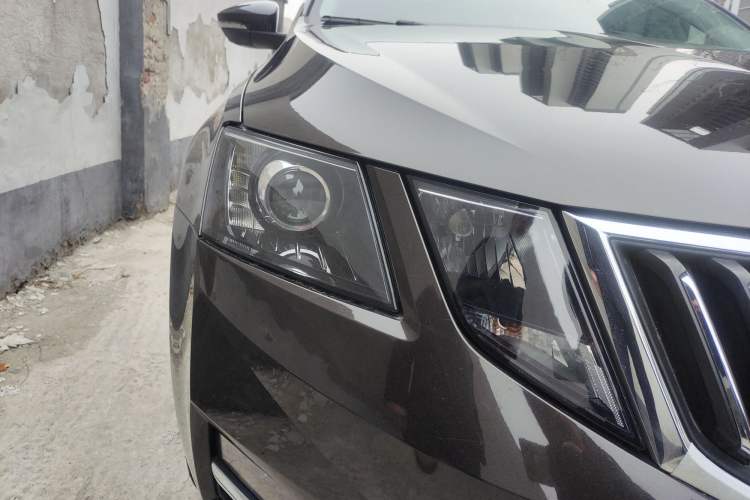 Used Skoda Octavia 2018 TSI230 DSG Luxury Enjoyment Edition Exterior 6