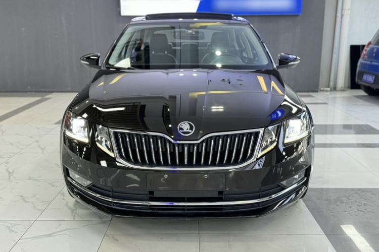 Used Skoda Octavia 2018 TSI280 DSG Luxury Edition Exterior 7