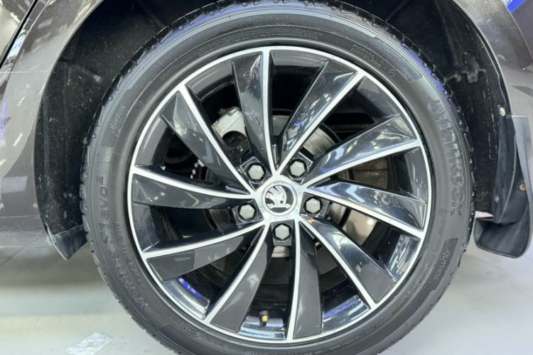 Used Skoda Octavia 2018 TSI280 DSG Luxury Edition Exterior 8