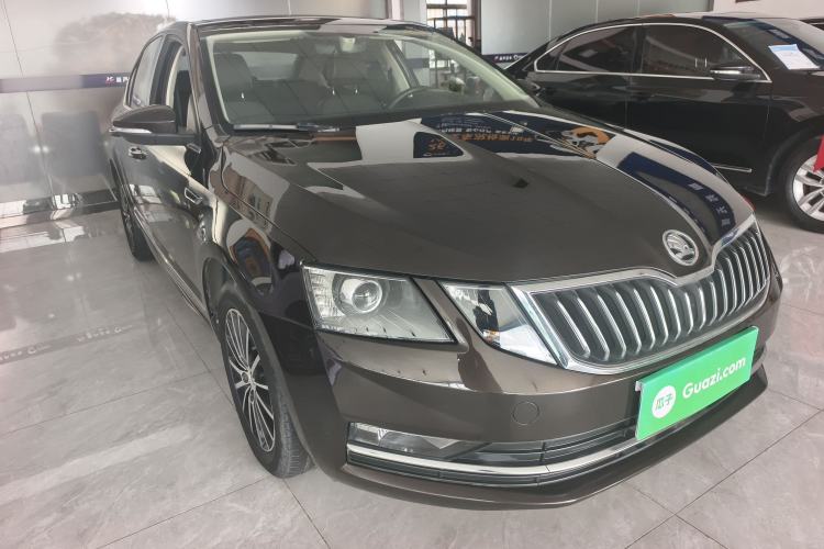 Used Skoda Octavia 2018 TSI230 DSG Luxury Edition Front Right 45 Deg