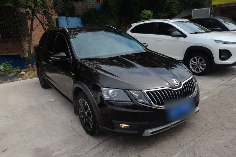 Used Skoda Octavia 2018 Station Wagon TSI230 DSG Luxury Edition Front Right 45 Deg