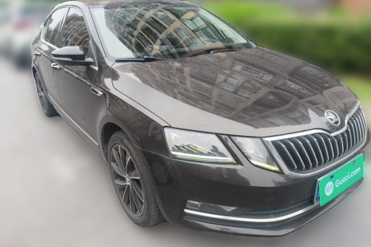Used Skoda Octavia 2018 TSI280 DSG Luxury Edition Front Right 45 Deg