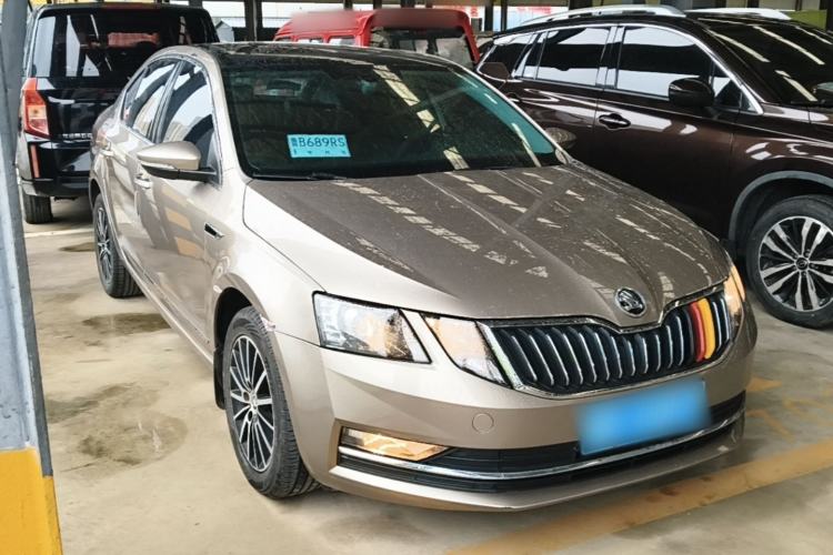 Used Skoda Octavia 2018 TSI230 DSG Luxury Edition Front Right 45 Deg
