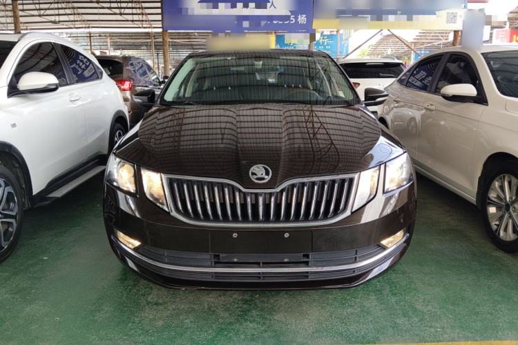 Used Skoda Octavia 2018 1.6L Automatic Luxury Edition Front