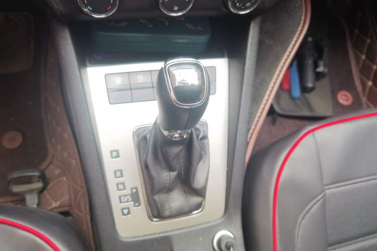 Used Skoda Octavia 2018 TSI230 DSG Comfort Edition Gear Lever