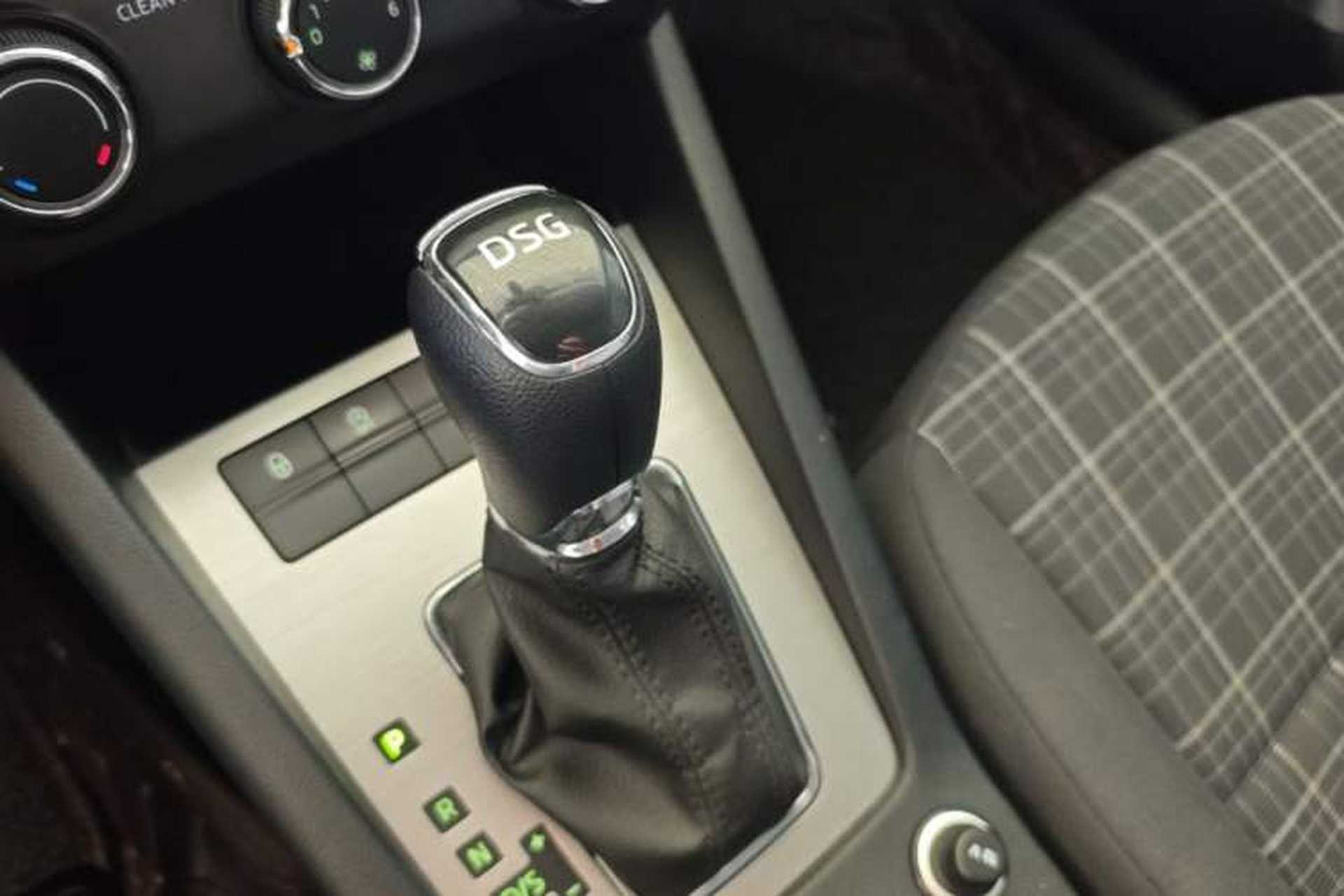 Used Skoda Octavia 2018 TSI230 DSG Comfort Edition Gear Lever