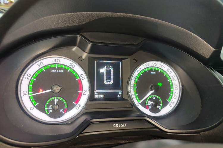 Used Skoda Octavia 2018 1.6L Automatic Luxury Edition Instrument Cluster