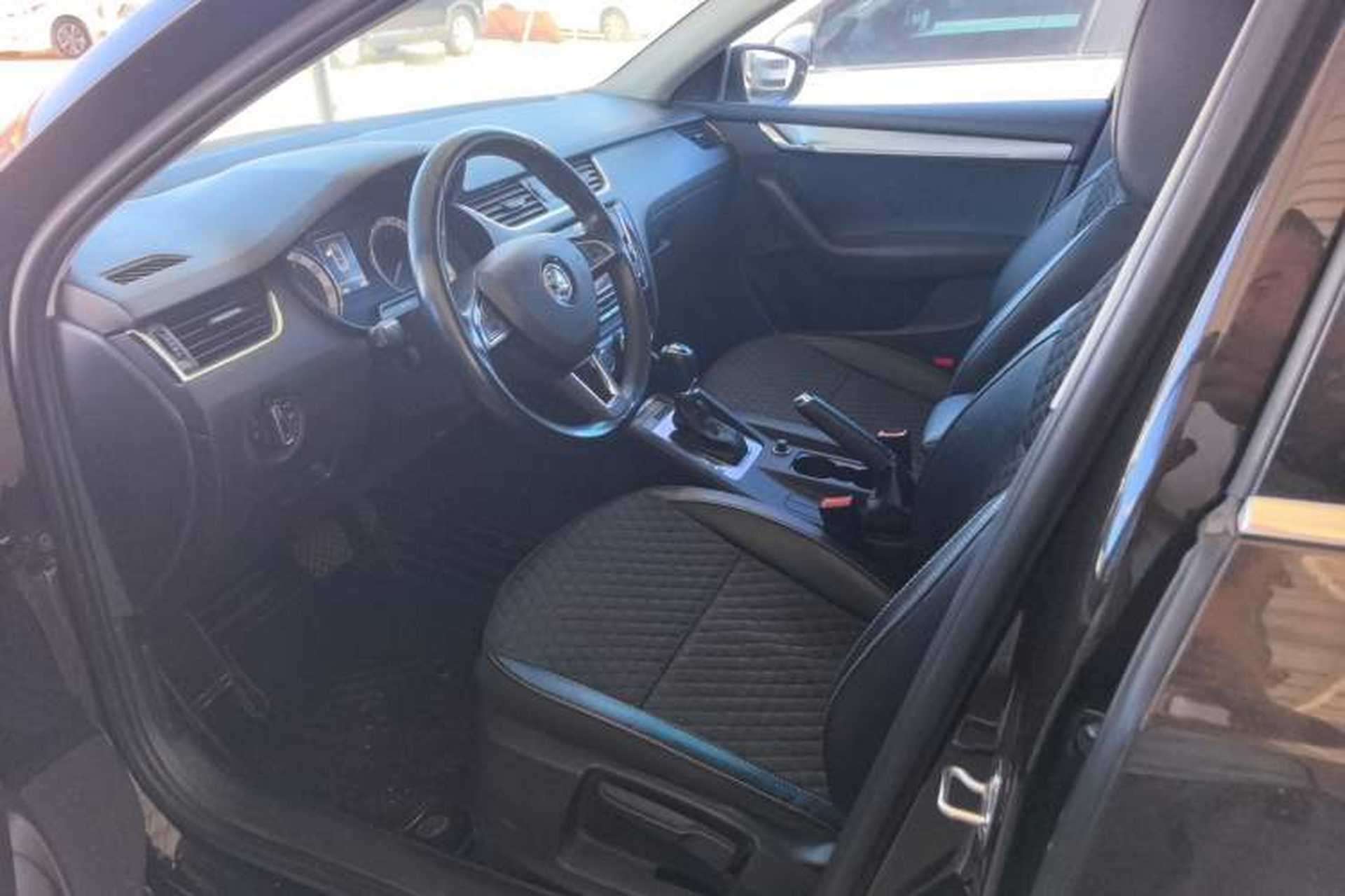 Used Skoda Octavia 2018 TSI280 DSG Luxury Edition Interior 1
