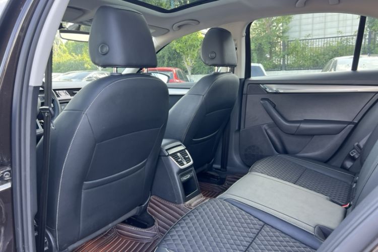 Used Skoda Octavia 2018 TSI230 DSG Luxury Edition Interior 2