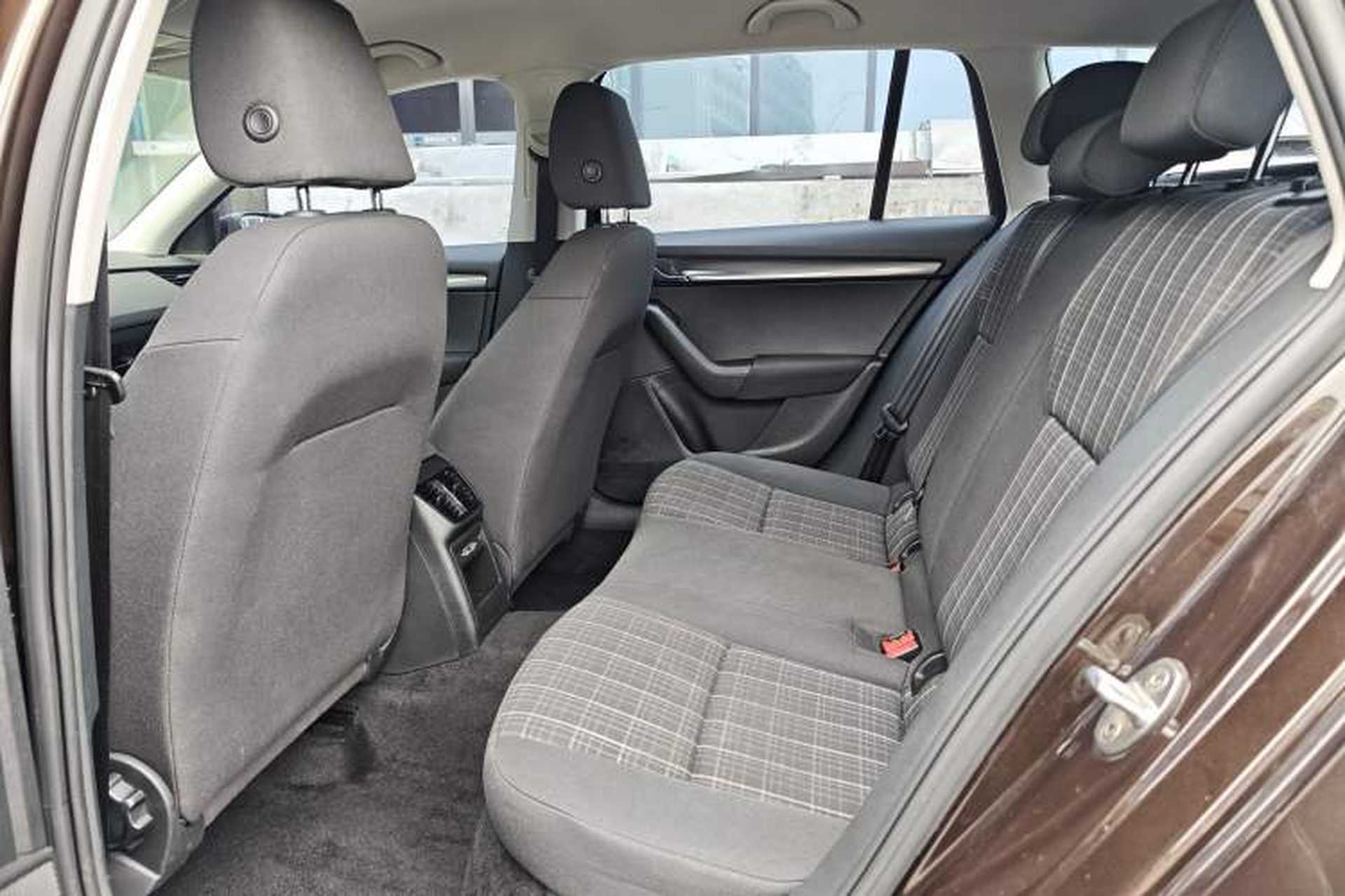 Used Skoda Octavia 2018 Station Wagon TSI230 DSG Comfort Edition Interior 3